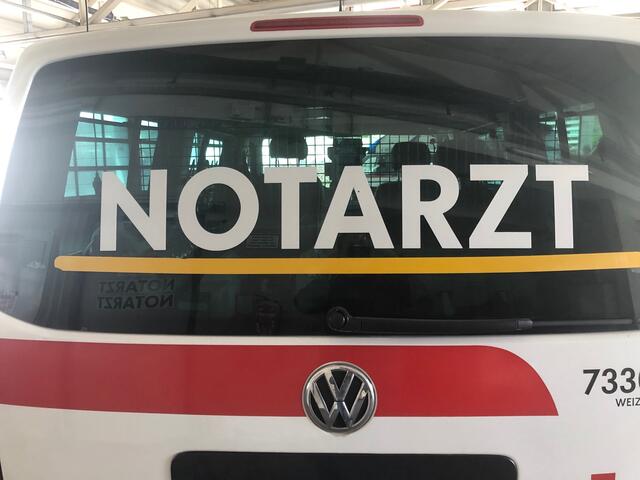 Der Notarzt konnte nur noch den Tod eines Lenkers feststellen. Zwei Tage danach verstarb seine Tochter, die im Auto mitfuhr. | Foto: RegionalMedien Hofmüller