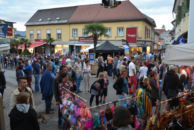 Heuer findet am 29. Juli endlich wieder die Einkaufsnacht wie gewohnt mit Rahmenprogramm und Shopping-Möglichkeiten statt.  | Foto: MeinBezirk.at