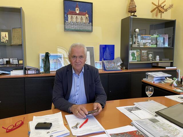 Bürgermeister Helmut Leitenberger beendet seine Funktion am 7. Juli 2022. | Foto: © Waltraud Fischer