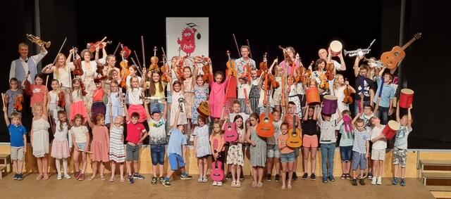 Auftaktkonzert im Mürzer Stadtsaal beim "Fest der Musik" der Schülerinnen und Schüler mit ihren Lehrerinnen und Lehrern der Johannes Brahms Musikschule Mürzzuschlag. | Foto: Hofbauer
