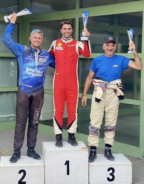 Purgstaller Karl Schagerl auf dem Treppchen mit den Italienern, Manuel Dondi und Michele Ghirardo. | Foto: Joachim Osswald 