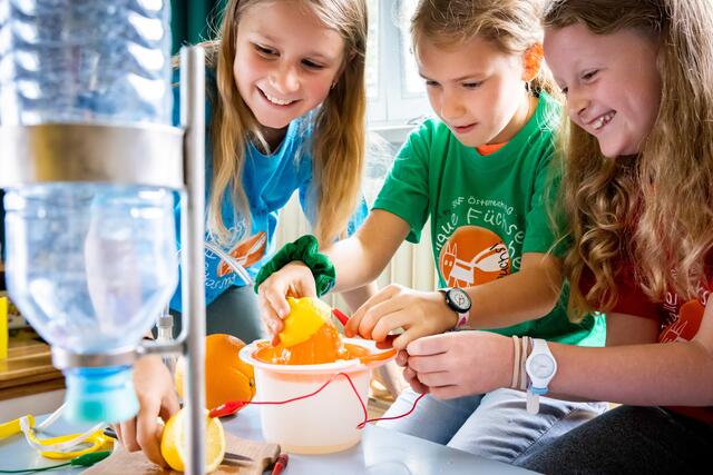 Ein vielfältiges Programm wartet auf die kleinen Forscherinnen und Forscher in der KinderUni OÖ. | Foto: hannesecker