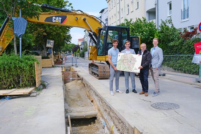 EVN Wärme Projektleiter David Haas, Umweltstadtrat Otto Rezac, Geschäftsführer EVN Wärme Alfred Freunschlag, Energiebeauftragter Daniel Rotter. | Foto: Stadtgemeinde Mödling