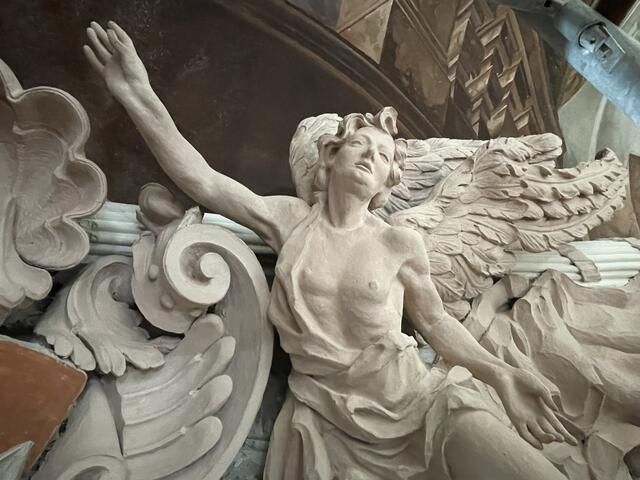 Auch die Engelskulptur im Dom muss gereinigt werden. | Foto: David Zennebe