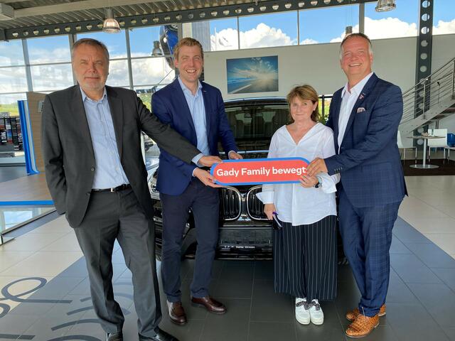 Besiegelten die Übernahme: Ernst Kohla, Philipp Gady, Monika Kohla-Strauss und Eugen Roth (von links). | Foto: Gady