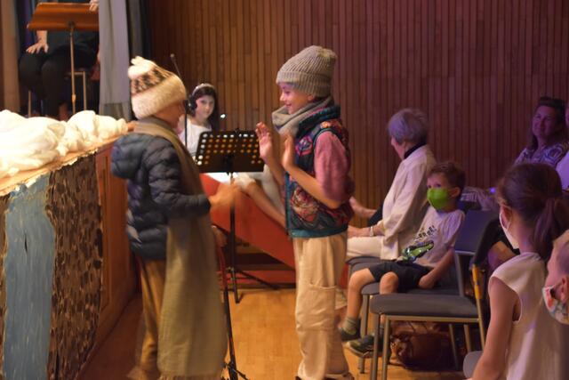 Die Schauspieler beschränkten sich bei ihrem Spiel nicht nur auf die Theaterbühne. | Foto: Kautzky