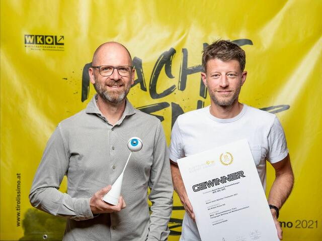 Günther Eder, GF die wilden kaiser,  Rene Melik, GF Brandmood freuen sich über den Austria Event Award 2021. | Foto: privat