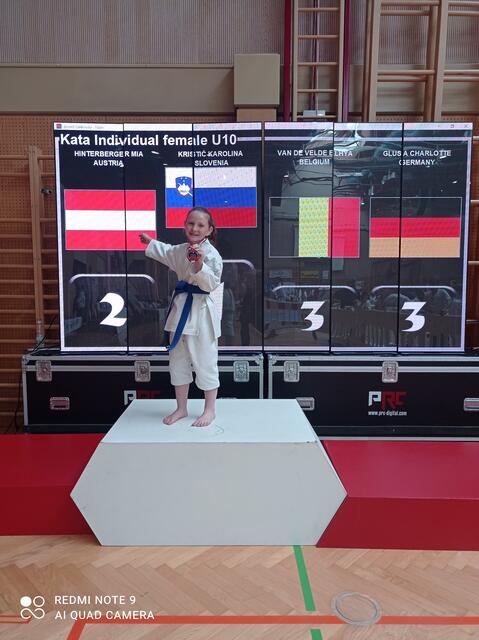 Mia Hinterberger freut sich über Silber bei den Austria Junior Open. | Foto: Hinterberger
