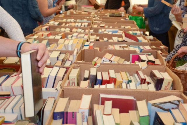 Die Büchereien Wien haben ordentlich ausgemistet und laden am 9. Juli zum großen Bücherflohmarkt am Urban-Loritz-Platz. | Foto: Christian Birnstingl