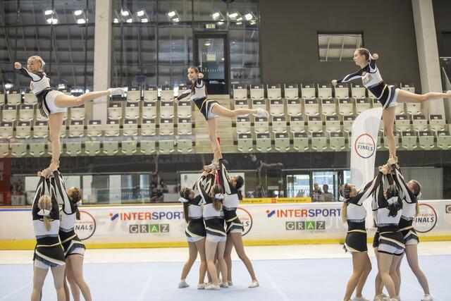 Turnen, Kraft, Tanz, Performance – das ist Cheerleading, im Bild perfekt dargestellt von den Spirit Angels des erfolgreichen Tiroler Vereins. | Foto: GEPA-Pictures
