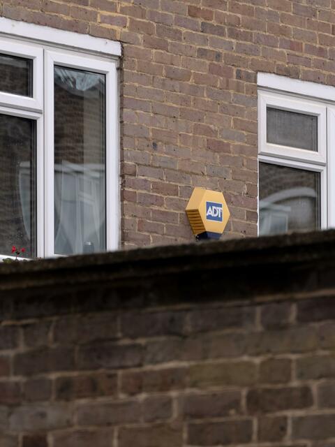 Die Täter brachen am helllichten Tag beim Ehepaar ein | Foto: the blowup/Unsplash