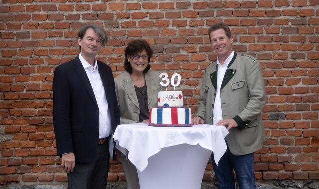 Thomas Driessen (Geschäftsführer alpha nova), Daniela Treiber (Obfrau alpha nova) und Franz Kreiner (Rechtsanwalt, Gründungsvorstandsmitglied von alpha nova) | Foto: Irina Mocnik