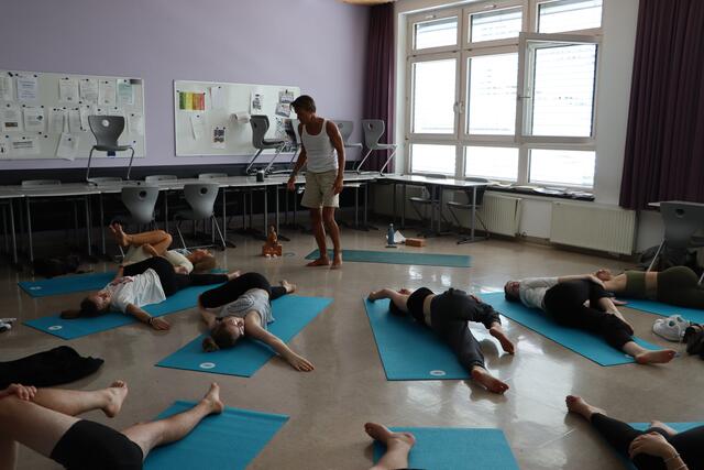 Yoga mit Helli Bair | Foto: Siegele