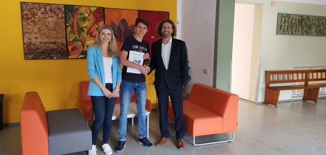 Stefan Kurz-Reichmann mit KV Mag. Verena Nini und Dir. Mag. Rainer Jocher | Foto: privat