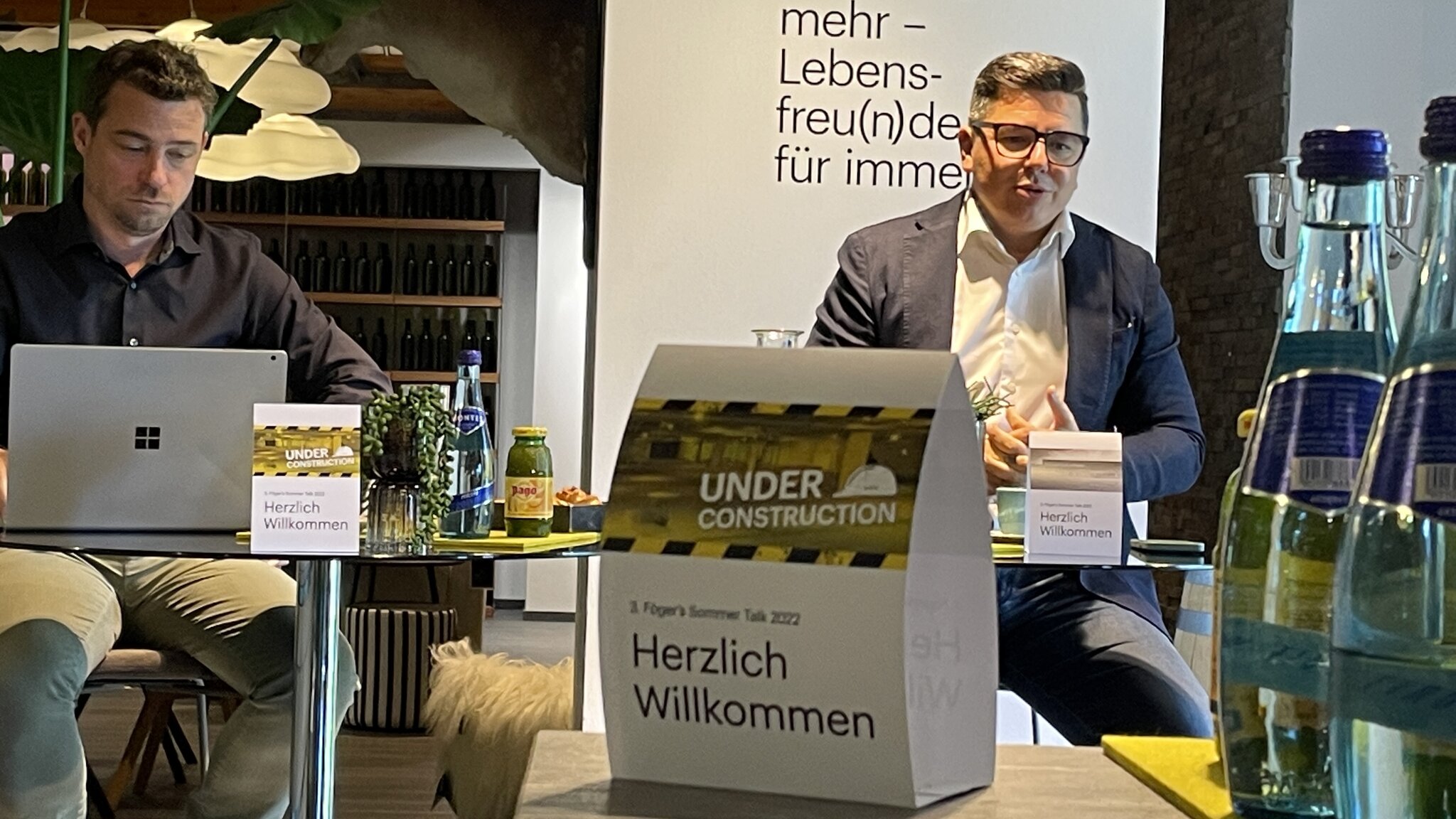 Sommertalk im Einrichtungshaus Föger: 70 Jahre und immer noch rüstig für das, was kommt ... - Telfs