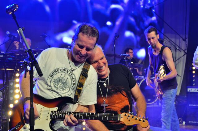 René Pichler dort wo er hingehört: auf die Bühne! | Foto: WAFO