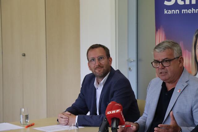 ÖGB-Regionalsekretär Johann Tesarek und ÖGB-Landesvorsitzender Erich Mauersics freuen sich auf die Zusammenarbeit mit der AK. | Foto: Kathrin Haider