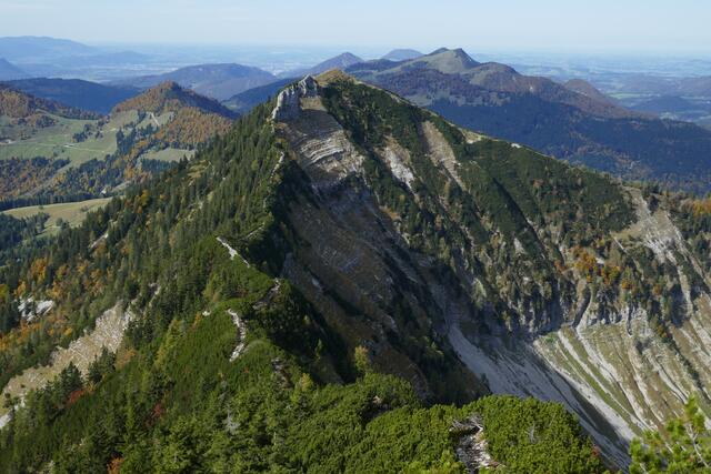 Blick zurück vom Gruberhorn auf den Regenspitz und den Verbindungsrücken.  | Foto: Thomas Neuhold