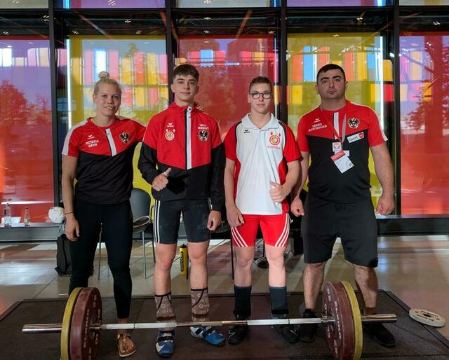 OÖ Teilnehmer beim EU Cup in Leon.
von Links: Victoria Hahn, Luca Modrey, Jonas  Klinger und Sargis Martirosjan.

Foto: OÖGV - Victoria Hahn