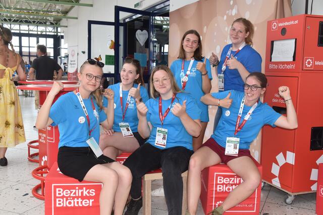 "Bitte Lächeln!" bei den Volunteers | Foto: Michael Strini
