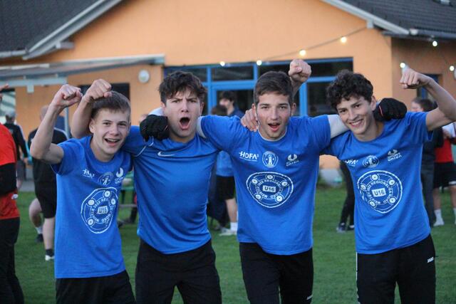 Matthias Schwarz (li im Bild) mit seinem Team gewann am Freitag den Pealty-Cup. Foto: Sportunion Oberneukirchen, David Jax