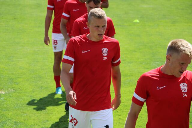 Sven Spangler mit der Nummer 29 im Trikot der Brünner begann seine Fussballer-Karriere in Weiz. | Foto: RegionalMedien Hofmüller