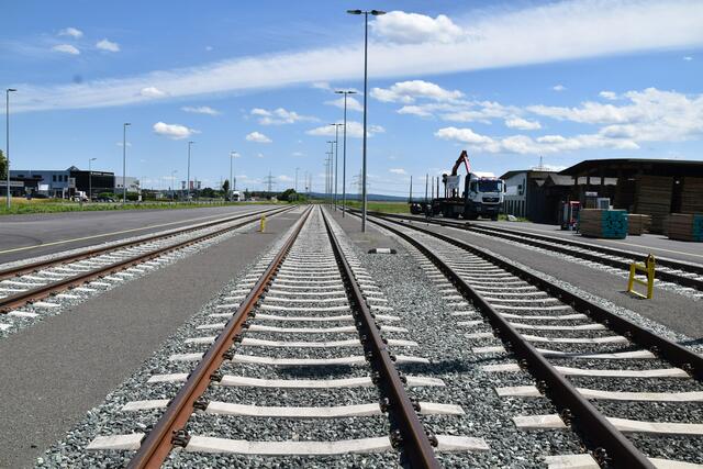 Während der Umbauphase am Bahnhof Friedberg fahren auch keine Güterzüge nach Oberwart und Rotenturm.  | Foto: Michael Strini