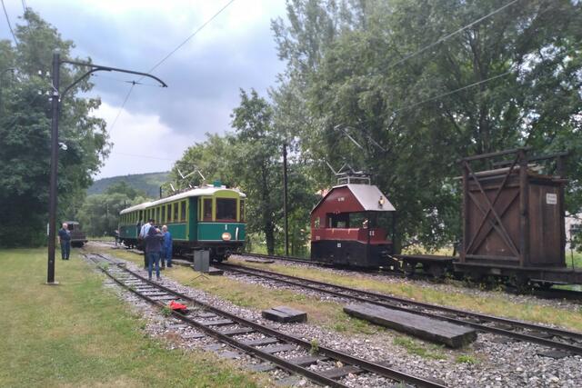 TW1 und E1 im Bahnhof Reichenau