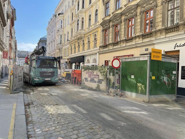 Die U-Bahn-Baustelle wird die Anrainerinnen und Anrainer jedenfalls noch länger beschäftigen. | Foto: pez