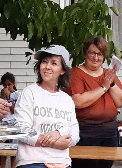 Karin Griessbach hat das ehemalige Buswartehäuschen liebevoll gestaltet.