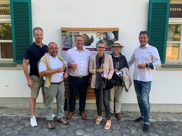Gelungene Eröffnung der Ausstellung: GR Wolfgang Muhr, Hans-Peter Neun, Bgm. Gerhard Klepits, Eveline Rabold, Peter Wagner, GR Christian Unger | Foto: Christian Unger