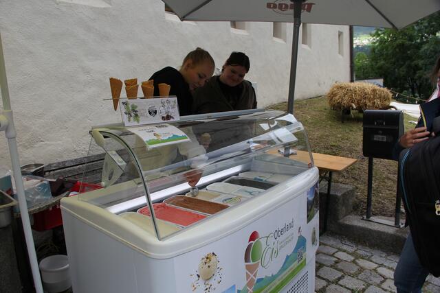 Eis Genuss von der Zone82 versprach das leckere Oberland Eis.  | Foto: Thurner