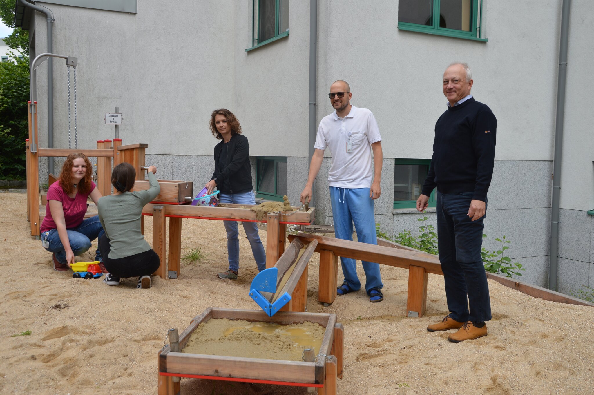 Landesklinikum Waidhofen: Neuer Spielplatz für Kinder- und ...