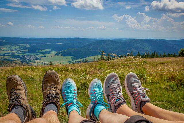 Eine Wanderung kann für eine untrainierte Beinmuskulatur zur Herausforderung werden. | Foto: analogicus/Pixabay.com