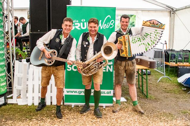 Der Sonntag startete mit Musik – Frühschoppen mit Radio Grün-Weiß ...