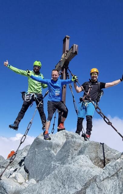 Das erste Mal ist geschafft: Andreas "Rambo" Ropin stand um 11 Uhr auf dem Gipfel des Großglockners. | Foto: Peichl
