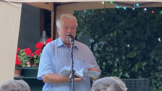 Wolfgang Großruck las aus seinem Buch | Foto: BRS/Haslberger