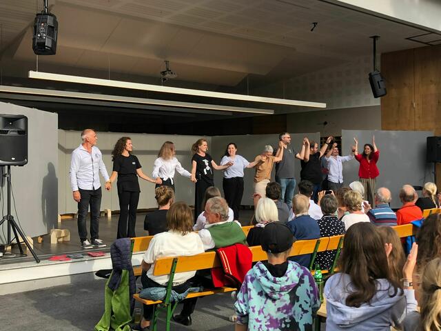 Mehrere Bühnen aus ganz Tirol fanden sich in Sautens ein, um viel zu lernen und Spaß auf der Bühne zu haben. | Foto: Schwarz