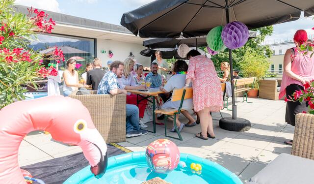 Dachterrassen-Fest im Seniorenwohnhaus in Hellbrunn. | Foto: Stadt Salzburg/ Alexander Killer