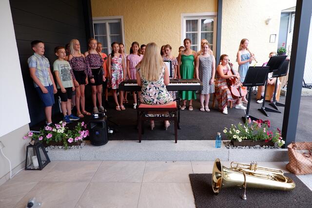 Alle Akteure hatten Spaß daran, endlich wieder live vor Publikum auftreten zu dürfen und ernteten dafür großen Applaus. | Foto: Musikmittelschule St. Martin i. I.