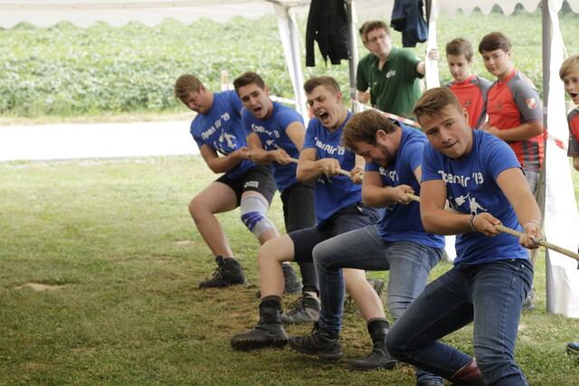 Muskeln aufwärmen und Standfestigkeit üben: Die 15. Rieder Seilzugmeisterschaft steht am Samstag beim Feuerwehrhaus Ried an. | Foto: FF Ried/Riedmark