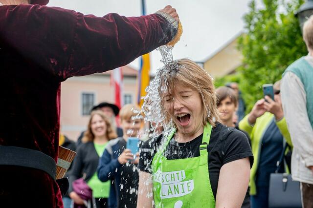 Highlight des Tages war das Gautschfest beim Stadtbrunnen. | Foto: Christian Freitag
