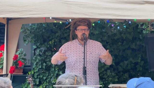 Dazo gab einen Poetry Slam zum Besten | Foto: BRS/Haslberger