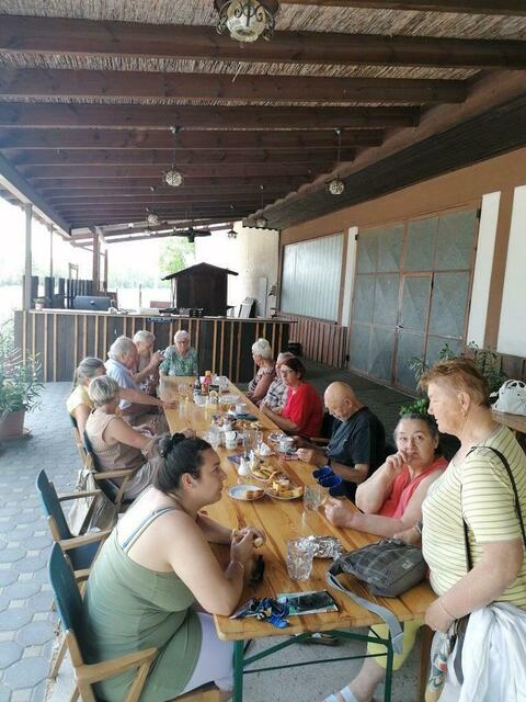 Die Idee, lieber in Gemeinschaft zu essen, als alleine zu Hause wurde geschätzt. | Foto: Nachbarschaftshilfe Plus 
