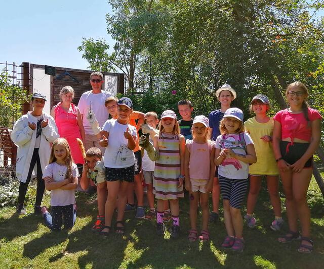 Bienen-Fans aus der VS Ratschendorf  | Foto: (c) Klaus Seidl - Hausimkerei