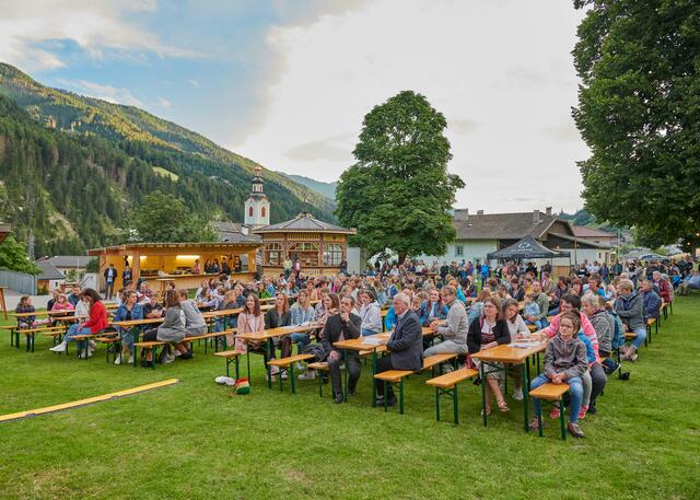 Viele - ob jung oder alt - nahmen an der Messe teil.  | Foto: Manuela Mitteregger