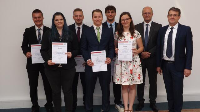 Absolvent_innen Berufsreifeprüfung Bautechnik (100% Prüfungserfolg!)