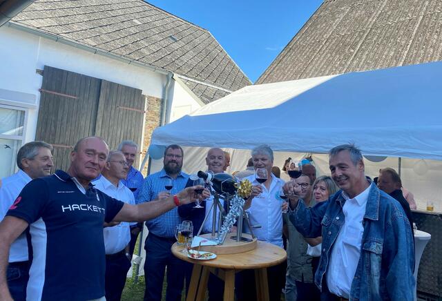 Tag der offenen Tür zum 50. Geburtstag: Bgm. Joachim Radics freute sich über zahlreiche Gratulanten. | Foto: ÖVP