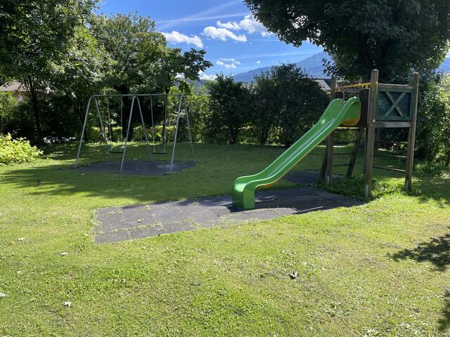 Der Spielplatz nahe des Fischerhäuslwegs wird deutlich attraktiver. Drei Tischtennis Tische werden das städtische Angebot erweitern.  | Foto: Michael Steger