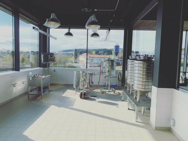 Die Brauerei "kråftbier" ist im ersten Stock der neuen Zentrale der Mühlviertler Landbäckerei untergebracht.